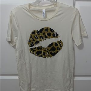cheetah kiss mark t-shirt